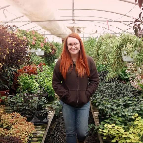 Meet your Posher, Cynthia - Picture 1 of 1